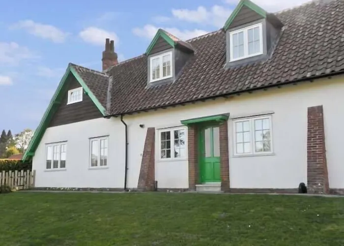 No 2 Hall * Scalby (North Yorkshire)